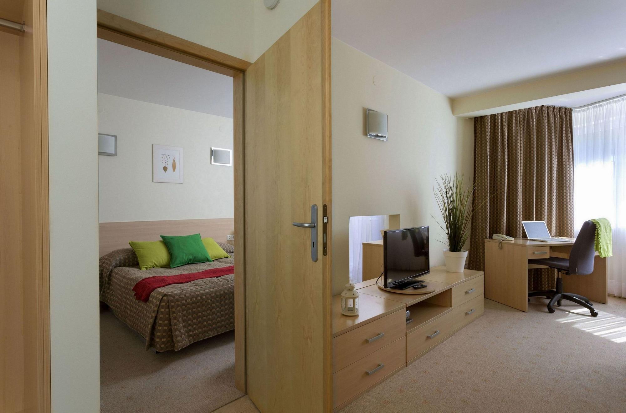 Apartamenty Media Park Varsovie Extérieur photo